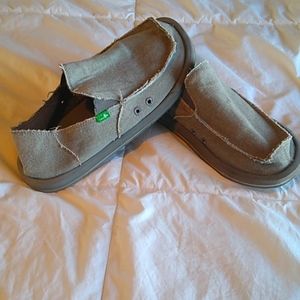 Sanuk casual shoes